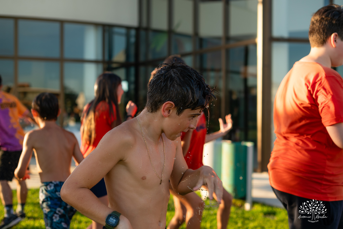 festa infantil - aniversário de 11 anos - fotografia de festa - fotógrafo infantil - festa no salão de condomínio - futebol de sabão - bexiga de água - @pesdescalco - lembranças da infância - Antonio Rocha Fotografias - fotografia de aniversário - Pelotas