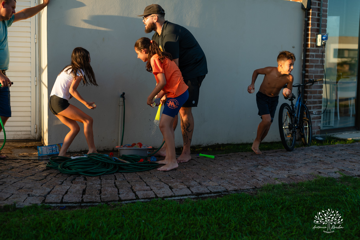 festa infantil - aniversário de 11 anos - fotografia de festa - fotógrafo infantil - festa no salão de condomínio - futebol de sabão - bexiga de água - @pesdescalco - lembranças da infância - Antonio Rocha Fotografias - fotografia de aniversário - Pelotas