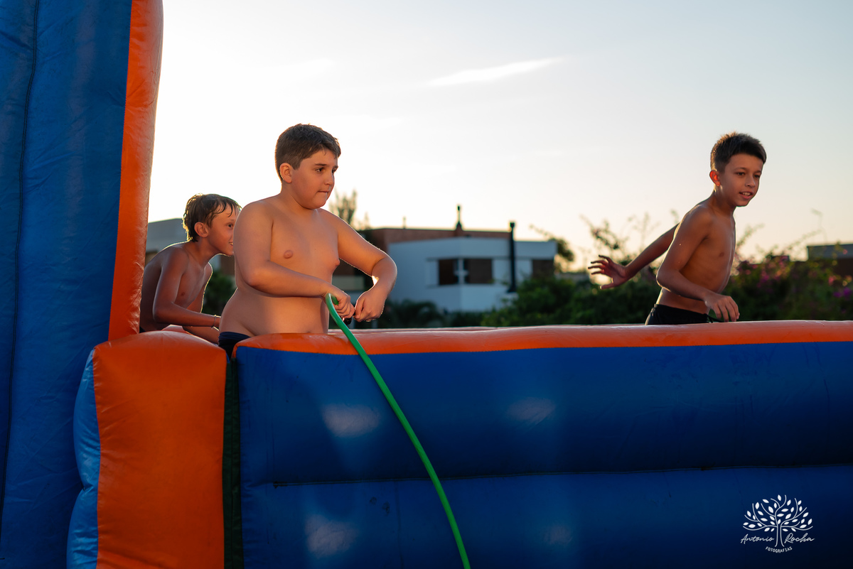 festa infantil - aniversário de 11 anos - fotografia de festa - fotógrafo infantil - festa no salão de condomínio - futebol de sabão - bexiga de água - @pesdescalco - lembranças da infância - Antonio Rocha Fotografias - fotografia de aniversário - Pelotas