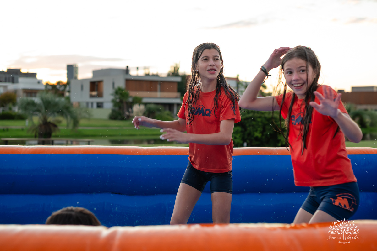 festa infantil - aniversário de 11 anos - fotografia de festa - fotógrafo infantil - festa no salão de condomínio - futebol de sabão - bexiga de água - @pesdescalco - lembranças da infância - Antonio Rocha Fotografias - fotografia de aniversário - Pelotas