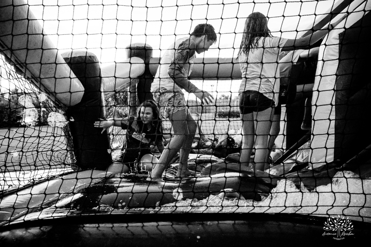 festa infantil - aniversário de 11 anos - fotografia de festa - fotógrafo infantil - festa no salão de condomínio - futebol de sabão - bexiga de água - @pesdescalco - lembranças da infância - Antonio Rocha Fotografias - fotografia de aniversário - Pelotas