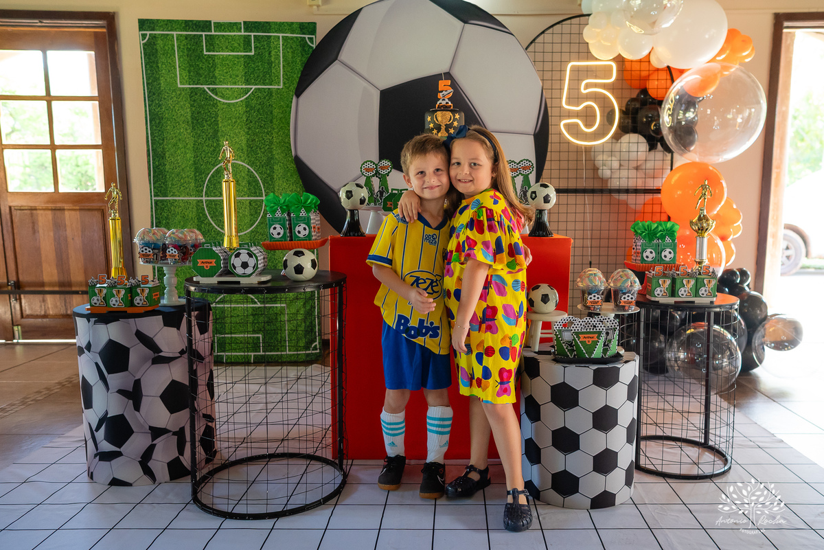 festa infantil - aniversário - fotógrafo de aniversário - fotógrafo infantil - Antonio Rocha Fotografias - escorrega inflável - fotografia de família - registros de infância - fotógrafo de eventos – ar livre - parabéns - fotógrafo de crianças - Pelotas