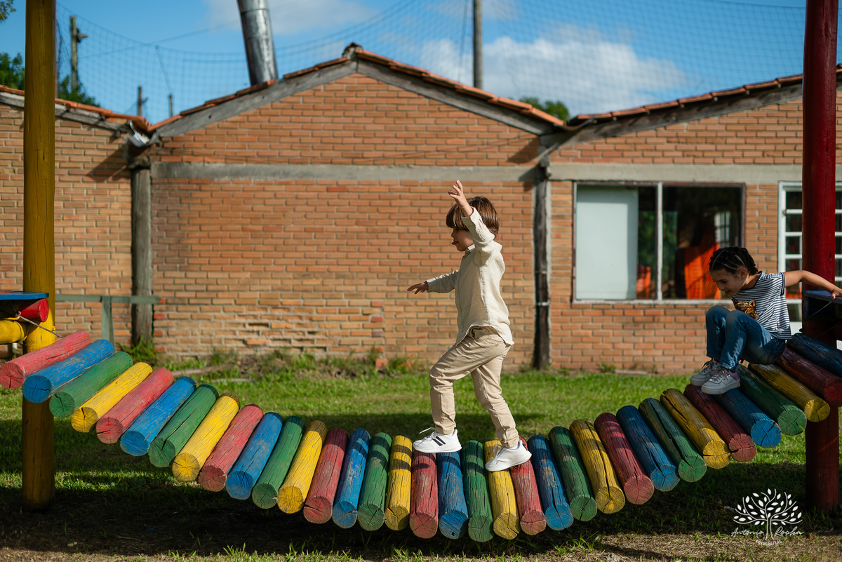 festa infantil - aniversário - fotógrafo de aniversário - fotógrafo infantil - Antonio Rocha Fotografias - escorrega inflável - fotografia de família - registros de infância - fotógrafo de eventos – ar livre - parabéns - fotógrafo de crianças - Pelotas