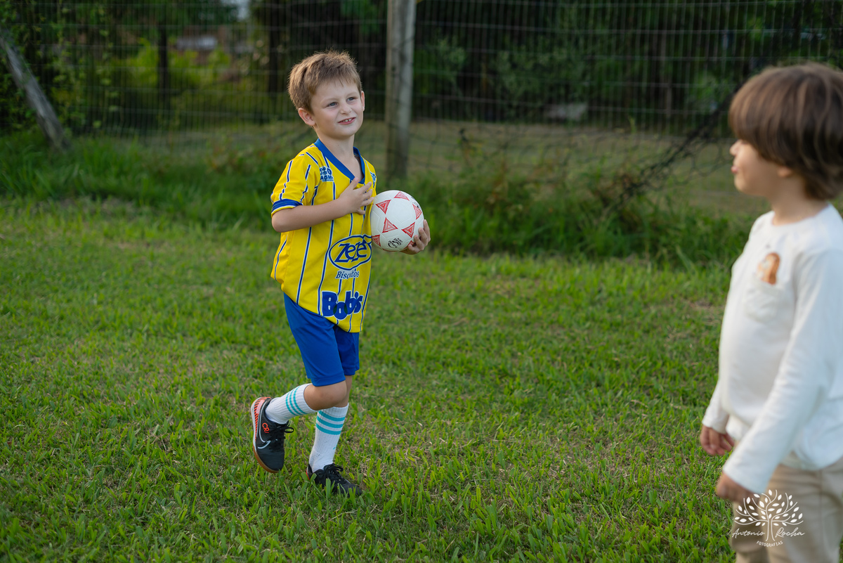 festa infantil - aniversário - fotógrafo de aniversário - fotógrafo infantil - Antonio Rocha Fotografias - escorrega inflável - fotografia de família - registros de infância - fotógrafo de eventos – ar livre - parabéns - fotógrafo de crianças - Pelotas