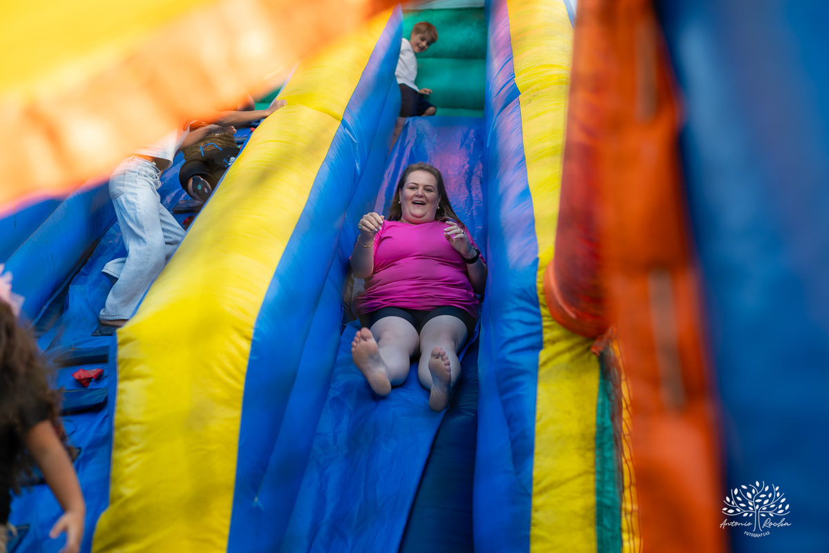 festa infantil - aniversário - fotógrafo de aniversário - fotógrafo infantil - Antonio Rocha Fotografias - escorrega inflável - fotografia de família - registros de infância - fotógrafo de eventos – ar livre - parabéns - fotógrafo de crianças - Pelotas