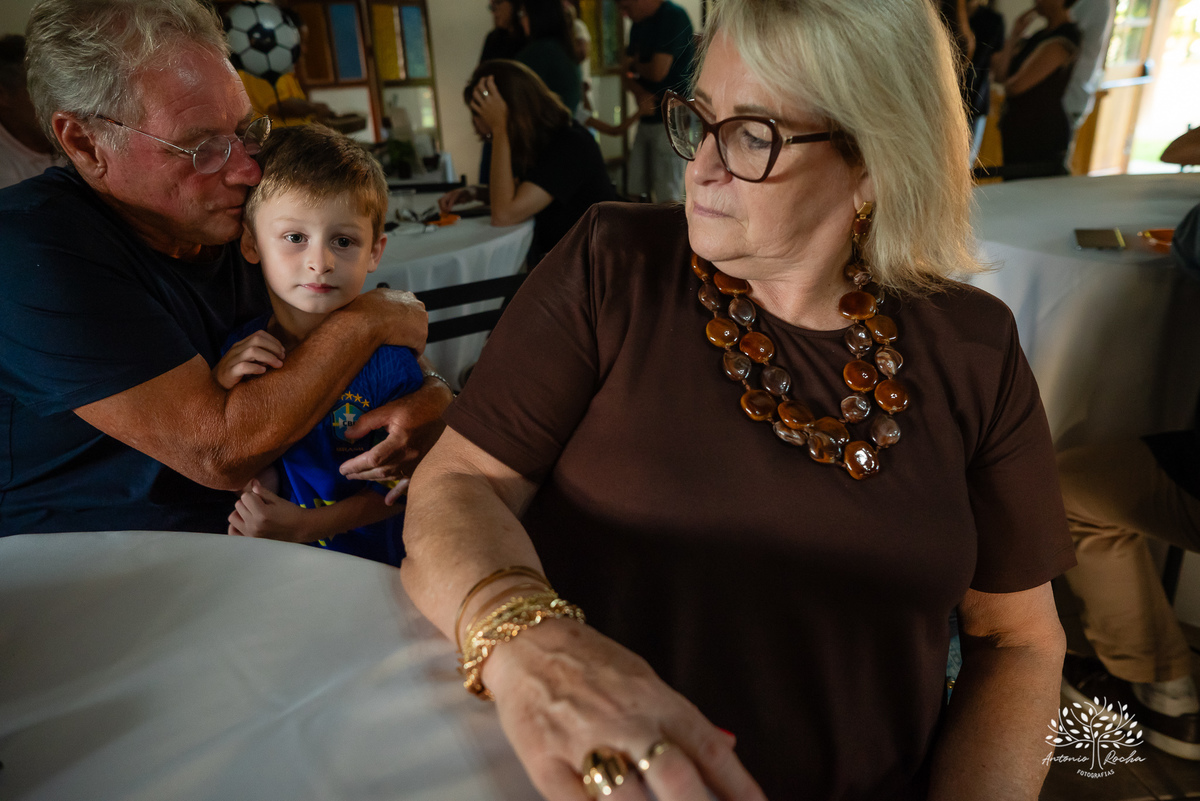 festa infantil - aniversário - fotógrafo de aniversário - fotógrafo infantil - Antonio Rocha Fotografias - escorrega inflável - fotografia de família - registros de infância - fotógrafo de eventos – ar livre - parabéns - fotógrafo de crianças - Pelotas