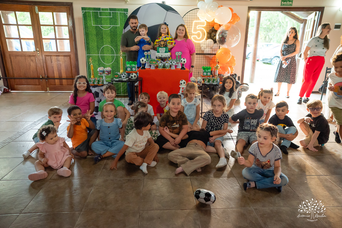 festa infantil - aniversário - fotógrafo de aniversário - fotógrafo infantil - Antonio Rocha Fotografias - escorrega inflável - fotografia de família - registros de infância - fotógrafo de eventos – ar livre - parabéns - fotógrafo de crianças - Pelotas