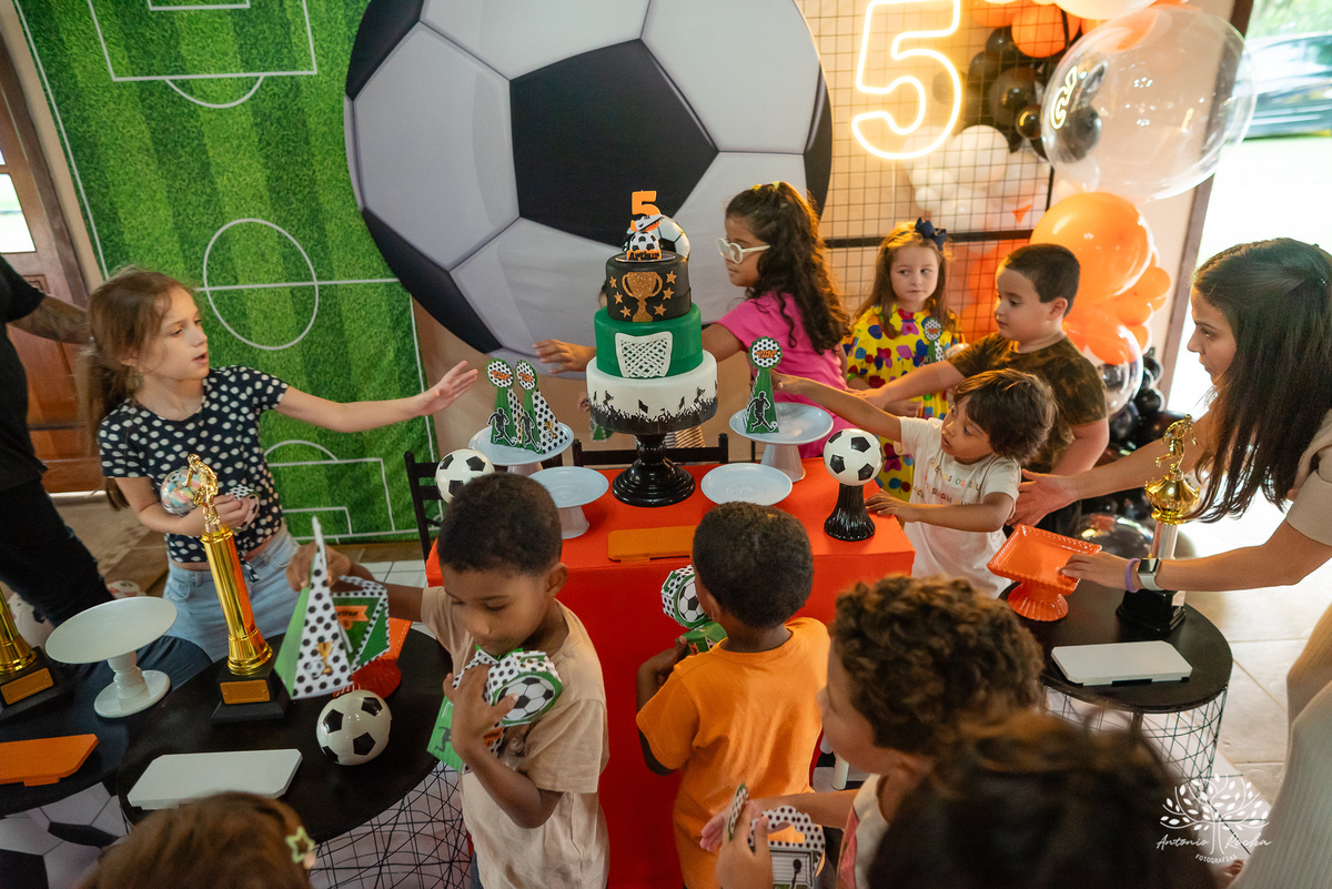 festa infantil - aniversário - fotógrafo de aniversário - fotógrafo infantil - Antonio Rocha Fotografias - escorrega inflável - fotografia de família - registros de infância - fotógrafo de eventos – ar livre - parabéns - fotógrafo de crianças - Pelotas