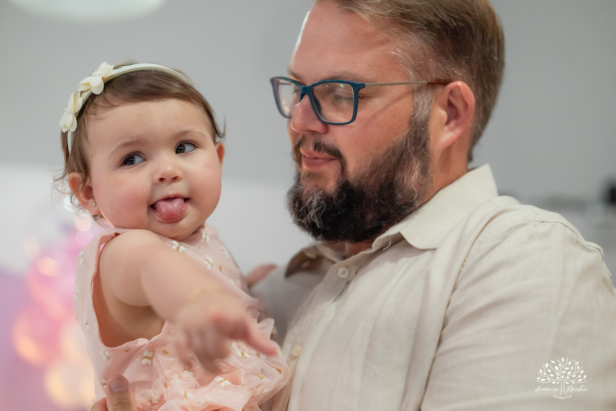 Isabella - primeiro aninho - festa infantil - fotografia de aniversário - fotógrafo de crianças - Cliff Kids - decoração de jardim - família - sorriso de criança - Antonio Rocha Fotografias - aniversário de 1 ano - ensaio infantil - fotografo profissional