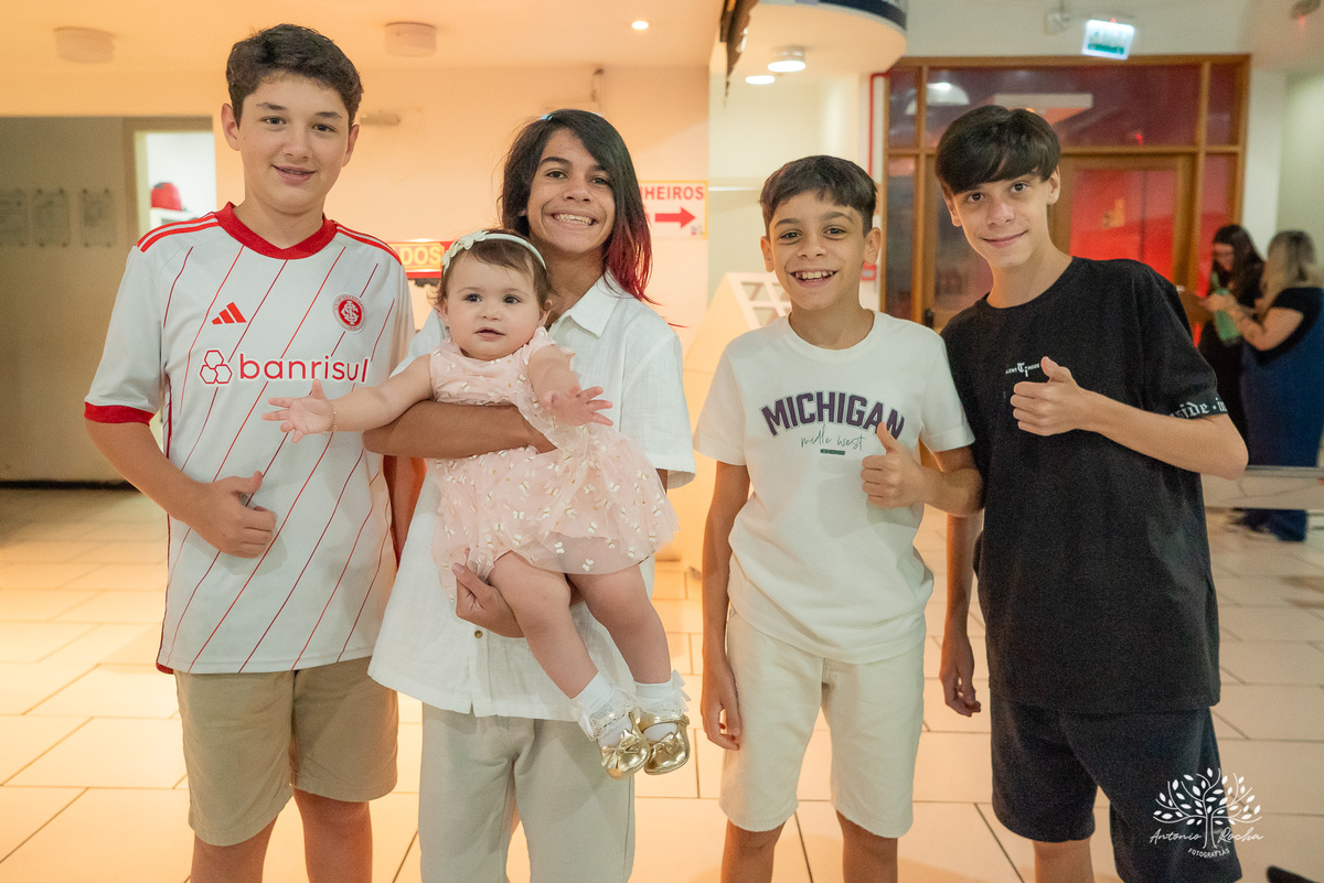 Isabella - primeiro aninho - festa infantil - fotografia de aniversário - fotógrafo de crianças - Cliff Kids - decoração de jardim - família - sorriso de criança - Antonio Rocha Fotografias - aniversário de 1 ano - ensaio infantil - fotografo profissional