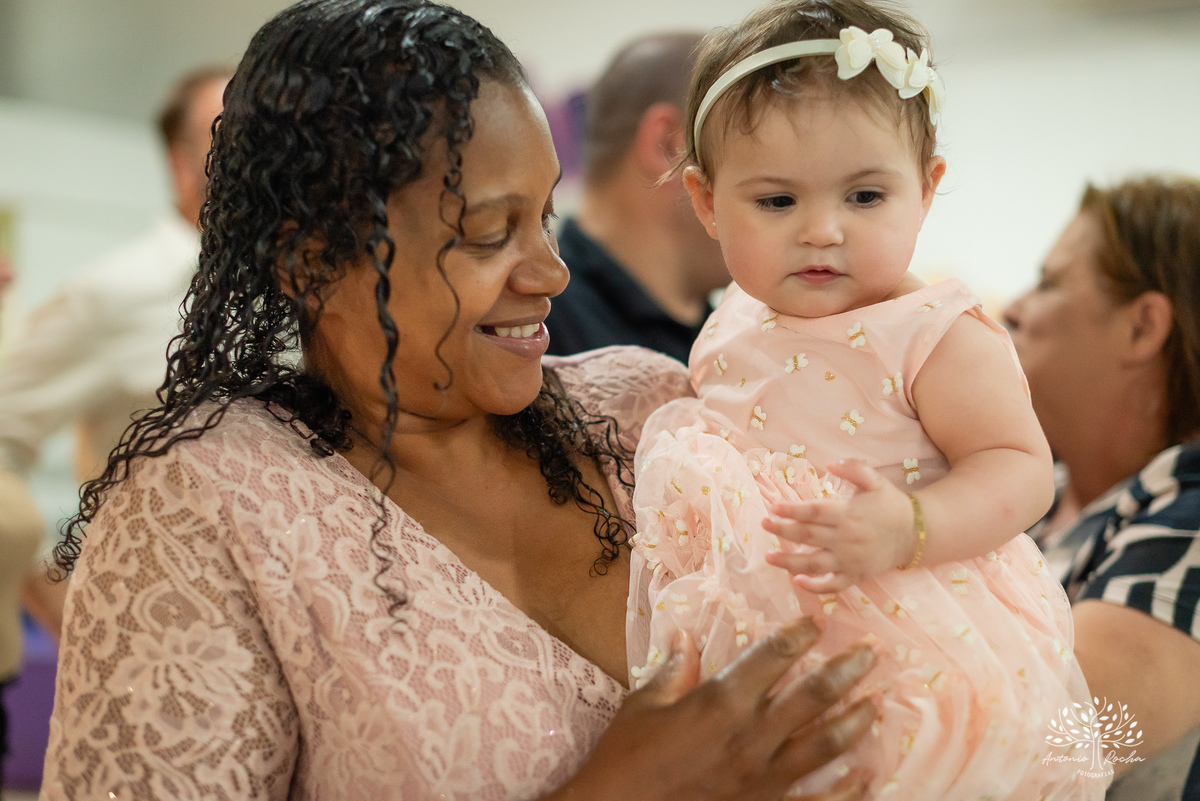 Isabella - primeiro aninho - festa infantil - fotografia de aniversário - fotógrafo de crianças - Cliff Kids - decoração de jardim - família - sorriso de criança - Antonio Rocha Fotografias - aniversário de 1 ano - ensaio infantil - fotografo profissional