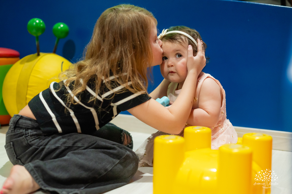Isabella - primeiro aninho - festa infantil - fotografia de aniversário - fotógrafo de crianças - Cliff Kids - decoração de jardim - família - sorriso de criança - Antonio Rocha Fotografias - aniversário de 1 ano - ensaio infantil - fotografo profissional