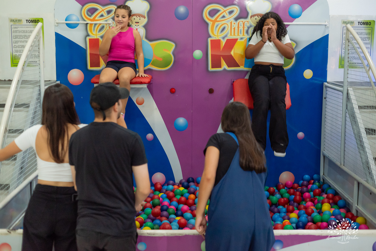 Isabella - primeiro aninho - festa infantil - fotografia de aniversário - fotógrafo de crianças - Cliff Kids - decoração de jardim - família - sorriso de criança - Antonio Rocha Fotografias - aniversário de 1 ano - ensaio infantil - fotografo profissional