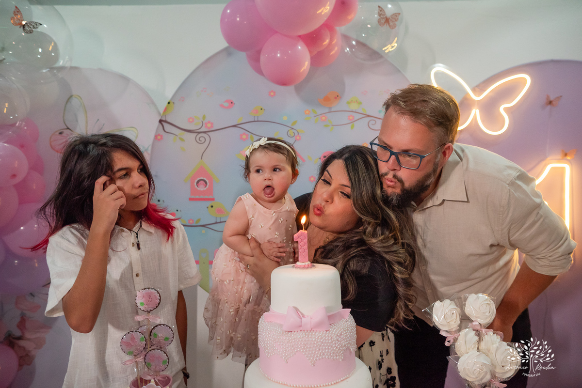 Isabella - primeiro aninho - festa infantil - fotografia de aniversário - fotógrafo de crianças - Cliff Kids - decoração de jardim - família - sorriso de criança - Antonio Rocha Fotografias - aniversário de 1 ano - ensaio infantil - fotografo profissional