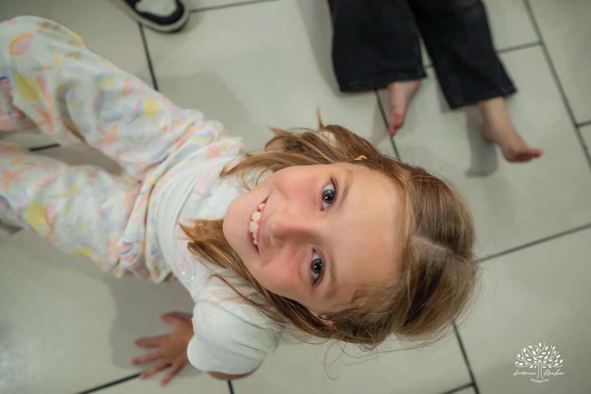 Isabella - primeiro aninho - festa infantil - fotografia de aniversário - fotógrafo de crianças - Cliff Kids - decoração de jardim - família - sorriso de criança - Antonio Rocha Fotografias - aniversário de 1 ano - ensaio infantil - fotografo profissional