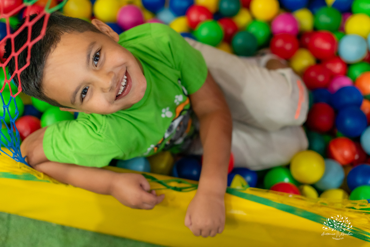 aniversário infantil - festa de 5 anos - fotografia infantil - fotografia de aniversário  - Antonio Rocha Fotografias - registro de memórias - festa no Loly Pop - Théo 5 anos - fotos de criança - alegria infantil - fotógrafo de eventos - Pelotas