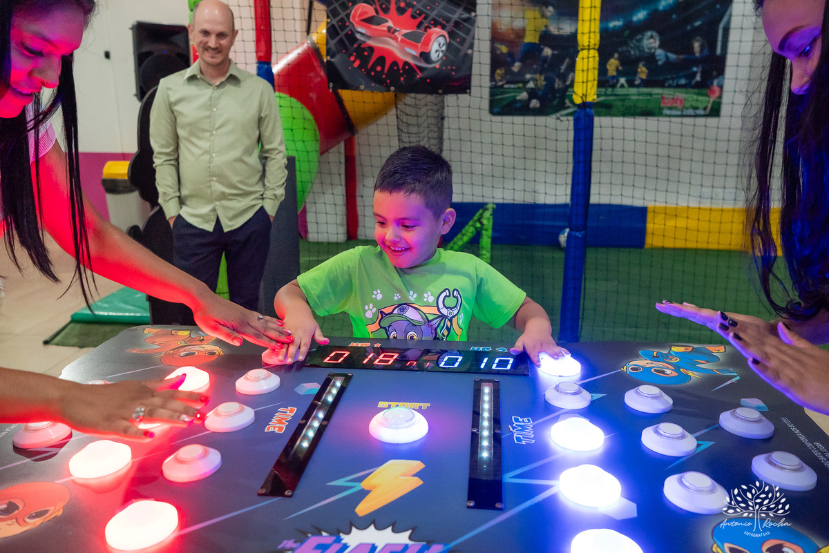 aniversário infantil - festa de 5 anos - fotografia infantil - fotografia de aniversário  - Antonio Rocha Fotografias - registro de memórias - festa no Loly Pop - Théo 5 anos - fotos de criança - alegria infantil - fotógrafo de eventos - Pelotas