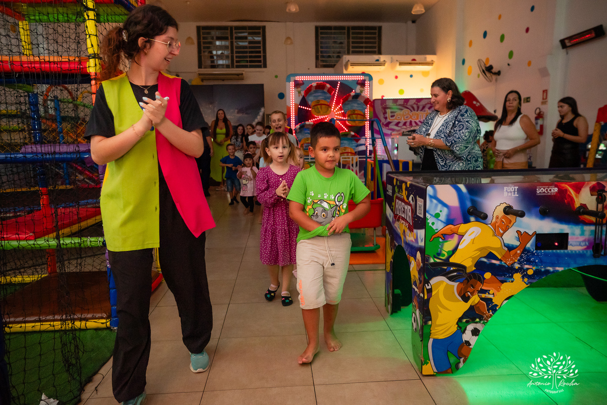 aniversário infantil - festa de 5 anos - fotografia infantil - fotografia de aniversário  - Antonio Rocha Fotografias - registro de memórias - festa no Loly Pop - Théo 5 anos - fotos de criança - alegria infantil - fotógrafo de eventos - Pelotas