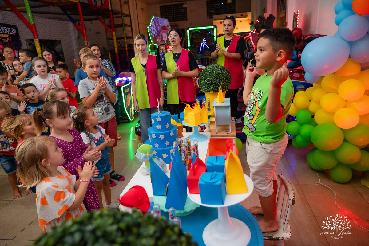 aniversário infantil - festa de 5 anos - fotografia infantil - fotografia de aniversário  - Antonio Rocha Fotografias - registro de memórias - festa no Loly Pop - Théo 5 anos - fotos de criança - alegria infantil - fotógrafo de eventos - Pelotas