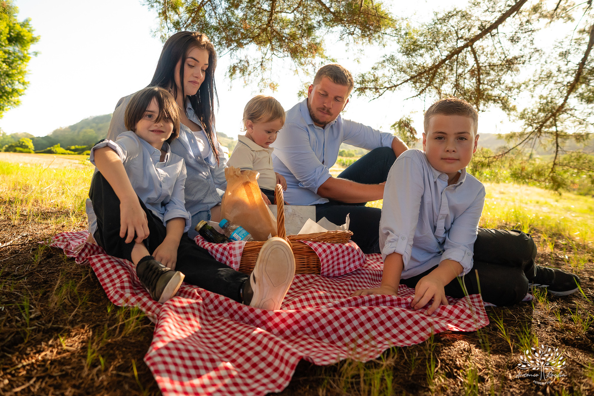 Vicente - ensaio de 1 aninho - fotografia infantil - Vinícola Nardello - ensaio ao ar livre - irmãos - fotógrafo de crianças - ensaio com família - primeiro aninho - Antonio Rocha Fotografias - ensaio de aniversário - fotos de bebê - Pelotas
