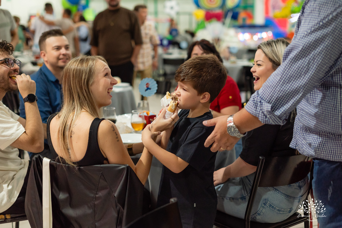 aniversário infantil - fotografia infantil - festa de 6 anos - Antonio Bento - fotógrafo de festas - Cliff Kids - fotografia de aniversário - fotógrafo Antonio Rocha – Pelotas - festa infantil - touro mecânico - fotografia espontânea – Festa de criança