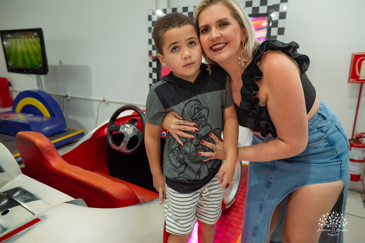 aniversário infantil - fotografia infantil - festa de 6 anos - Antonio Bento - fotógrafo de festas - Cliff Kids - fotografia de aniversário - fotógrafo Antonio Rocha – Pelotas - festa infantil - touro mecânico - fotografia espontânea – Festa de criança