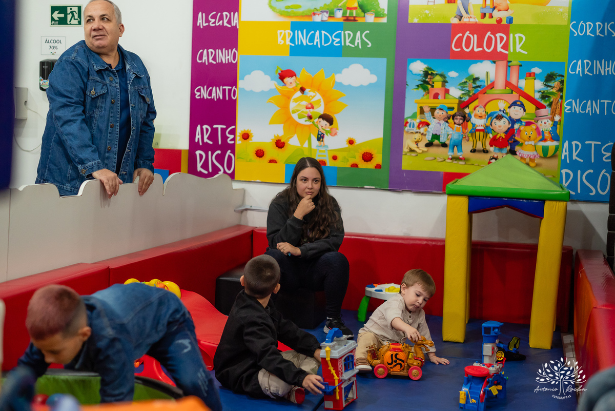 Caetano - 2 anos - festa infantil - fotografia infantil - fotógrafo de família - ensaio de aniversário - irmão mais novo - fotógrafo de gestação - fotógrafo de aniversário - Rei Leão - Antonio Rocha Fotografias - fotógrafo de crianças - Pelotas