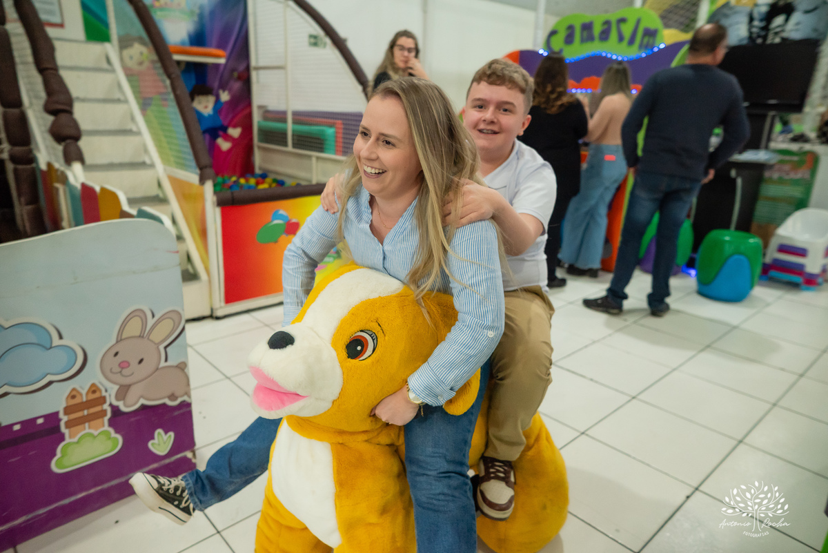 Caetano - 2 anos - festa infantil - fotografia infantil - fotógrafo de família - ensaio de aniversário - irmão mais novo - fotógrafo de gestação - fotógrafo de aniversário - Rei Leão - Antonio Rocha Fotografias - fotógrafo de crianças - Pelotas