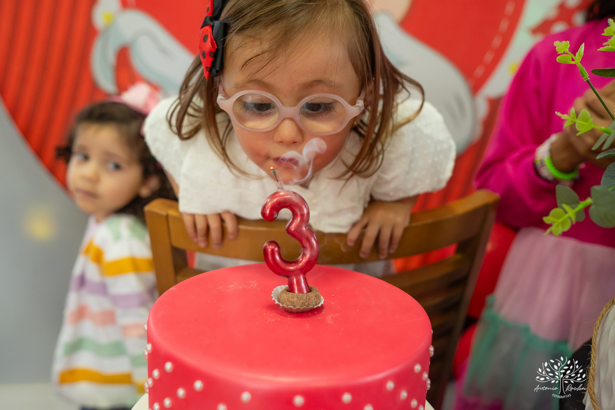 aniversário infantil - fotografia infantil - 3 anos - festa de aniversário - ensaio infantil - fotógrafa Renata Dalbann - Antonio Rocha Fotografias - festa no condomínio - fotos de aniversário - fotografia profissional - fotógrafa de crianças – Pelotas