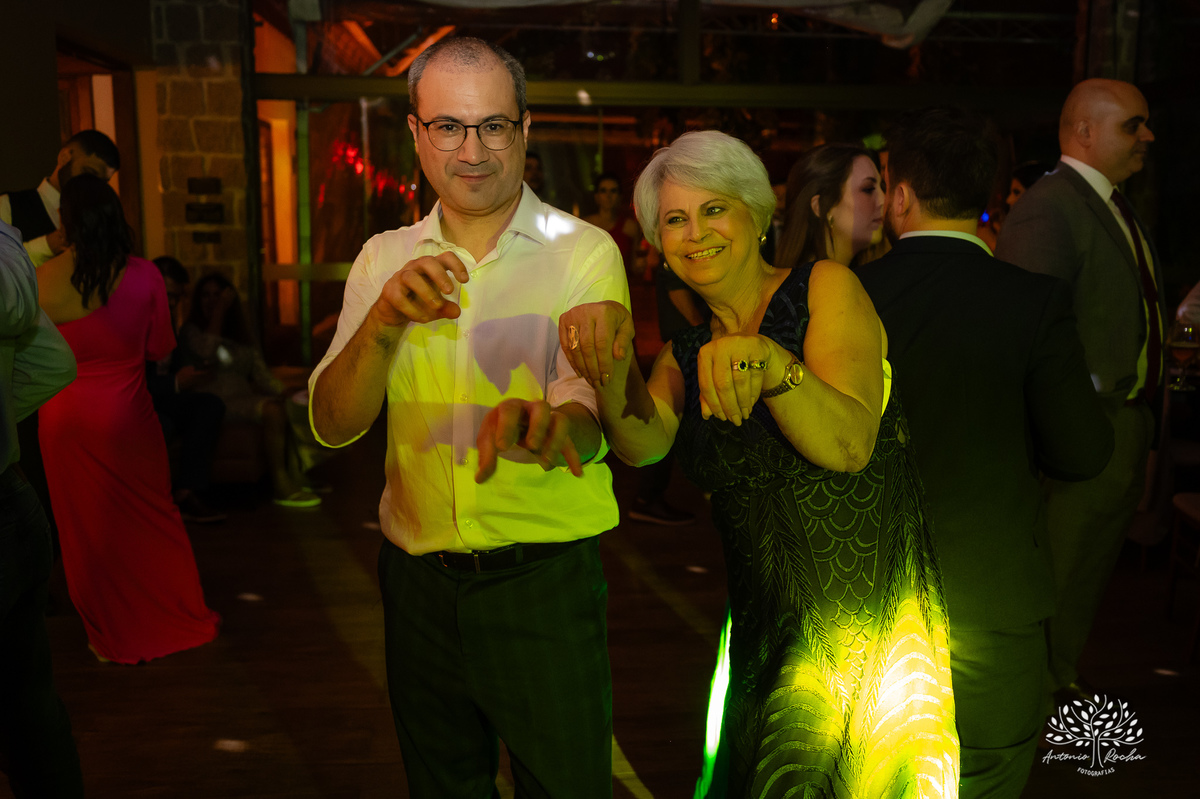 casamento-dos-sonhos - pedido-do-filho - Clube-Campestre-de-Pelotas - fotografia-de-casamento - Antonio-Rocha-Fotografias - making-of - Tony-Konrad - Sugarlipsbanda - Os-Saraivas - SimanSur - XtringsDuo - CliffEventos - drinks-Tribo-dos-Coquetéis - LaVie