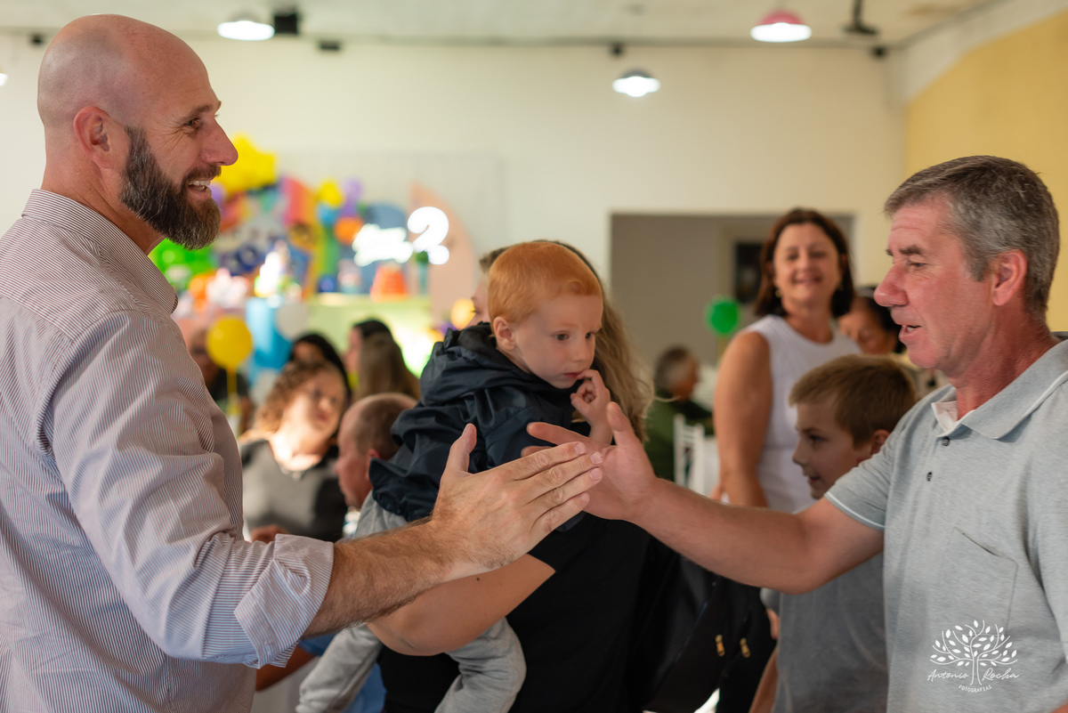 fotógrafo-de-aniversário – fotógrafo-de-crianças – aniversário-2-anos –fotógrafo-em-família – fotografia-com-amor – Pelotas – Antonio-Rocha-Fotografias –fotografia-documental – fotografia-de-festa-infantil – fotógrafo-de-eventos - bolo-fofo
