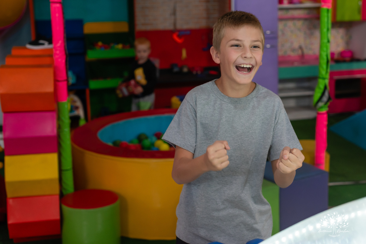 fotógrafo-de-aniversário – fotógrafo-de-crianças – aniversário-2-anos –fotógrafo-em-família – fotografia-com-amor – Pelotas – Antonio-Rocha-Fotografias –fotografia-documental – fotografia-de-festa-infantil – fotógrafo-de-eventos - bolo-fofo