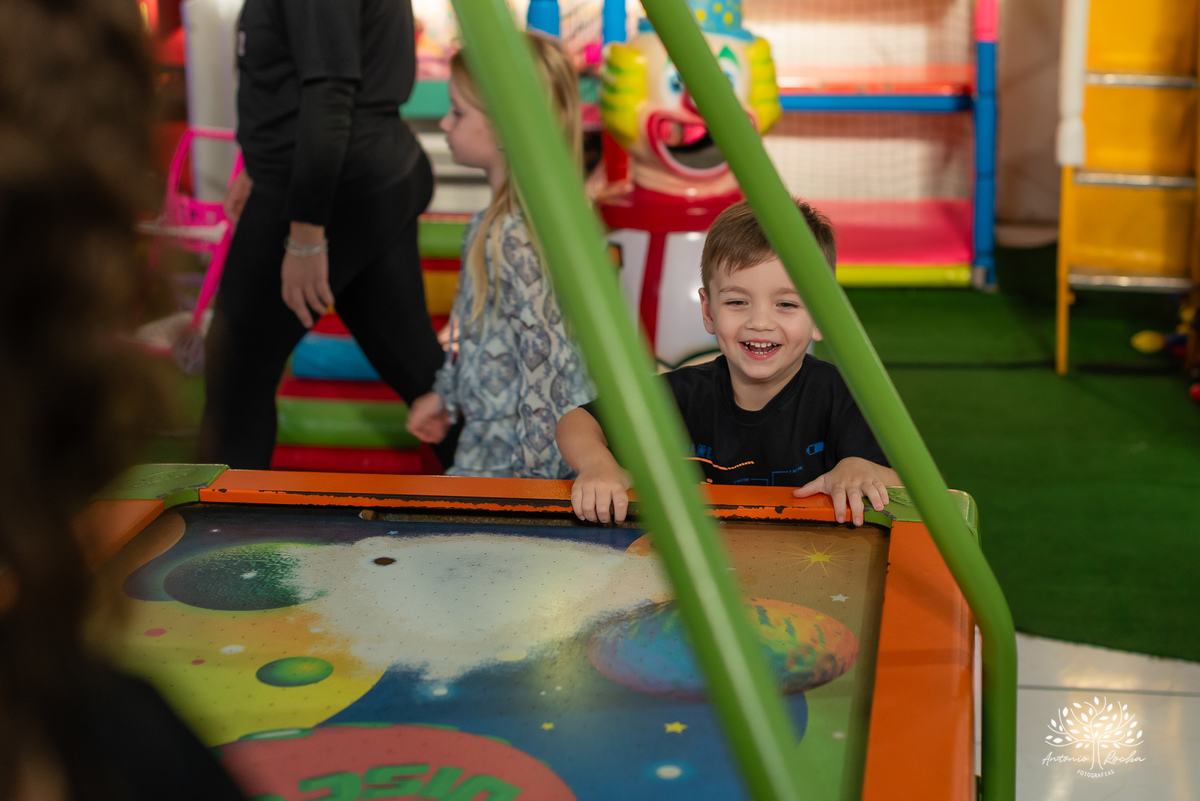 fotógrafo-de-aniversário – fotógrafo-de-crianças – aniversário-2-anos –fotógrafo-em-família – fotografia-com-amor – Pelotas – Antonio-Rocha-Fotografias –fotografia-documental – fotografia-de-festa-infantil – fotógrafo-de-eventos - bolo-fofo