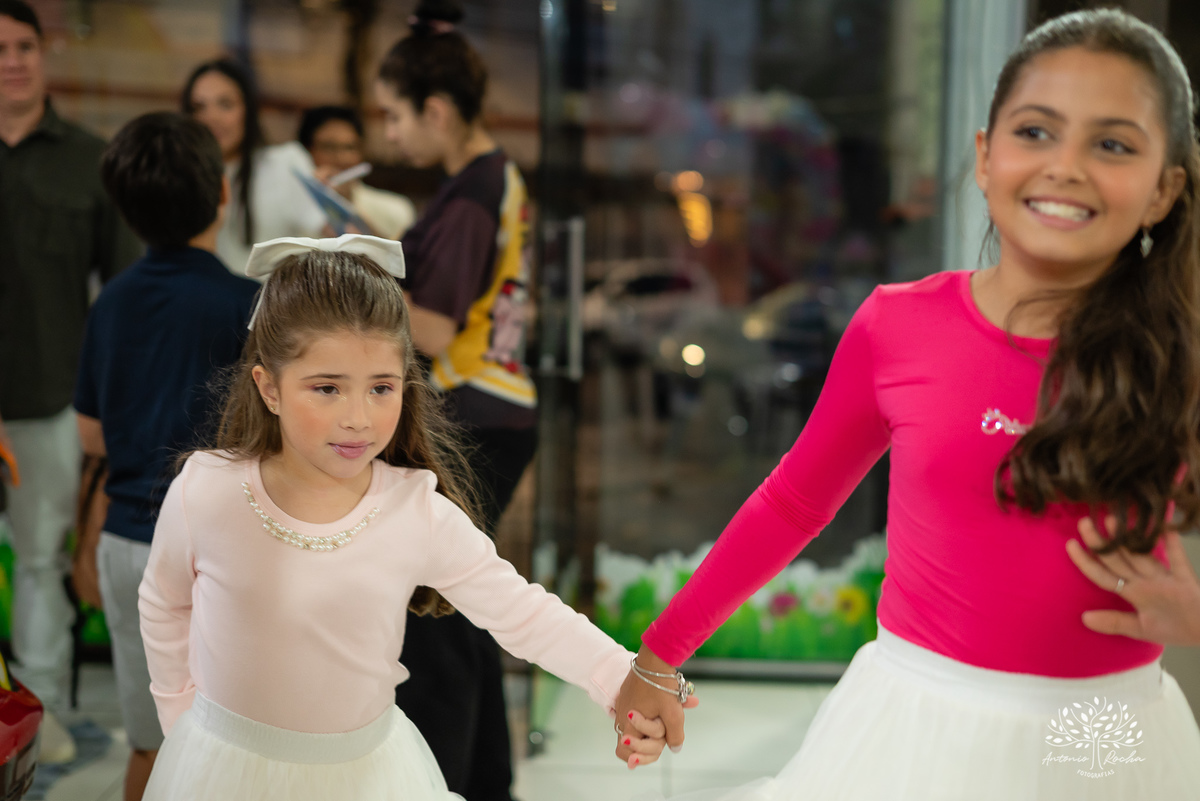 fotografia-infantil - aniversário-infantil - 5-anos - festa-da-maitê - fotógrafo-de-crianças - fotografia-de-aniversário - lembranças-especiais - roxito - salão-tio-guigui - show-do-parabéns - lol-surprise - Pelotas - antonio-rocha-fotografias
