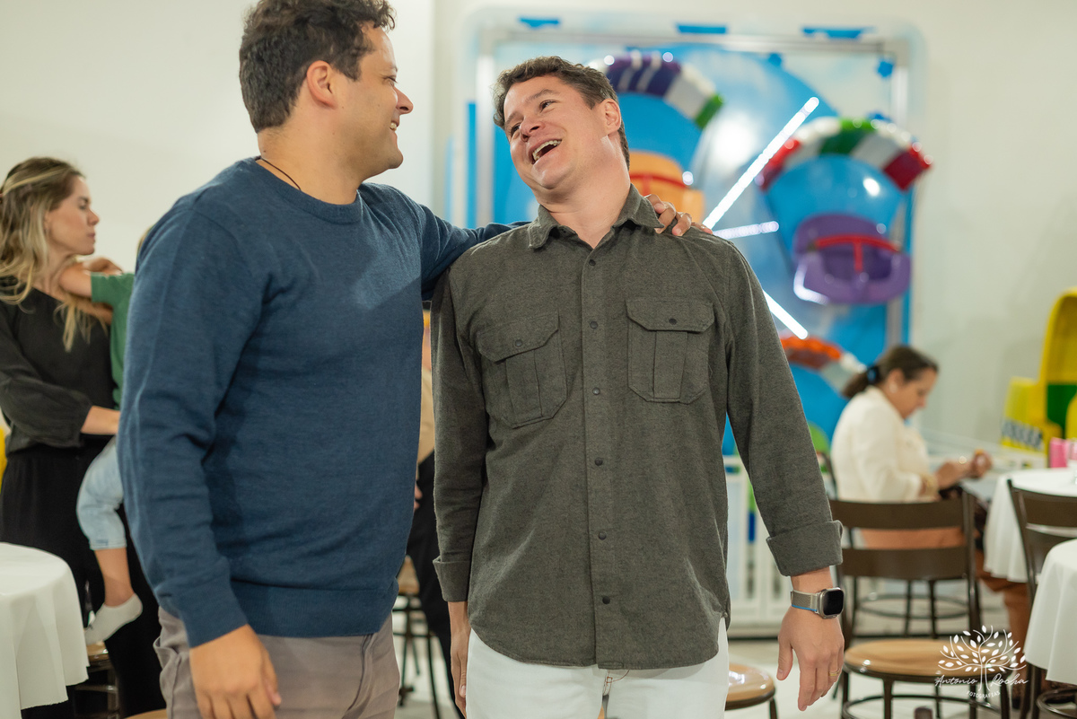 fotografia-infantil - aniversário-infantil - 5-anos - festa-da-maitê - fotógrafo-de-crianças - fotografia-de-aniversário - lembranças-especiais - roxito - salão-tio-guigui - show-do-parabéns - lol-surprise - Pelotas - antonio-rocha-fotografias