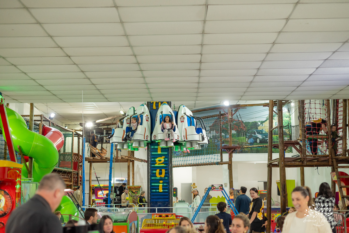 fotografia-infantil - aniversário-infantil - 5-anos - festa-da-maitê - fotógrafo-de-crianças - fotografia-de-aniversário - lembranças-especiais - roxito - salão-tio-guigui - show-do-parabéns - lol-surprise - Pelotas - antonio-rocha-fotografias