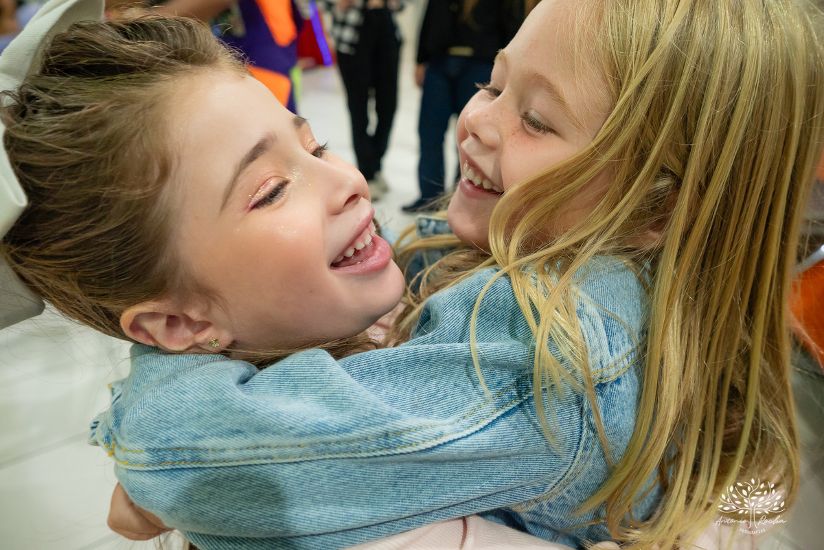fotografia-infantil - aniversário-infantil - 5-anos - festa-da-maitê - fotógrafo-de-crianças - fotografia-de-aniversário - lembranças-especiais - roxito - salão-tio-guigui - show-do-parabéns - lol-surprise - Pelotas - antonio-rocha-fotografias