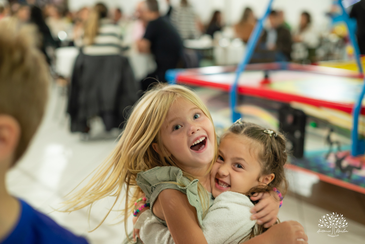 fotografia-infantil - aniversário-infantil - 5-anos - festa-da-maitê - fotógrafo-de-crianças - fotografia-de-aniversário - lembranças-especiais - roxito - salão-tio-guigui - show-do-parabéns - lol-surprise - Pelotas - antonio-rocha-fotografias