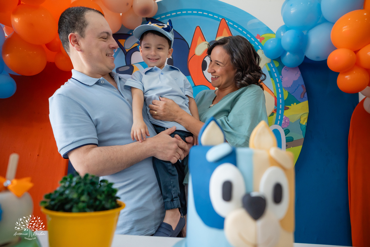 Inácio - aniversário infantil - 4 anos - festa de criança - fotografia de aniversário - fotos espontâneas - fotógrafo de eventos - fotografia infantil - Bluey - memórias afetivas - festa em família - Antonio Rocha Fotografias - Pelotas – Loly Pop