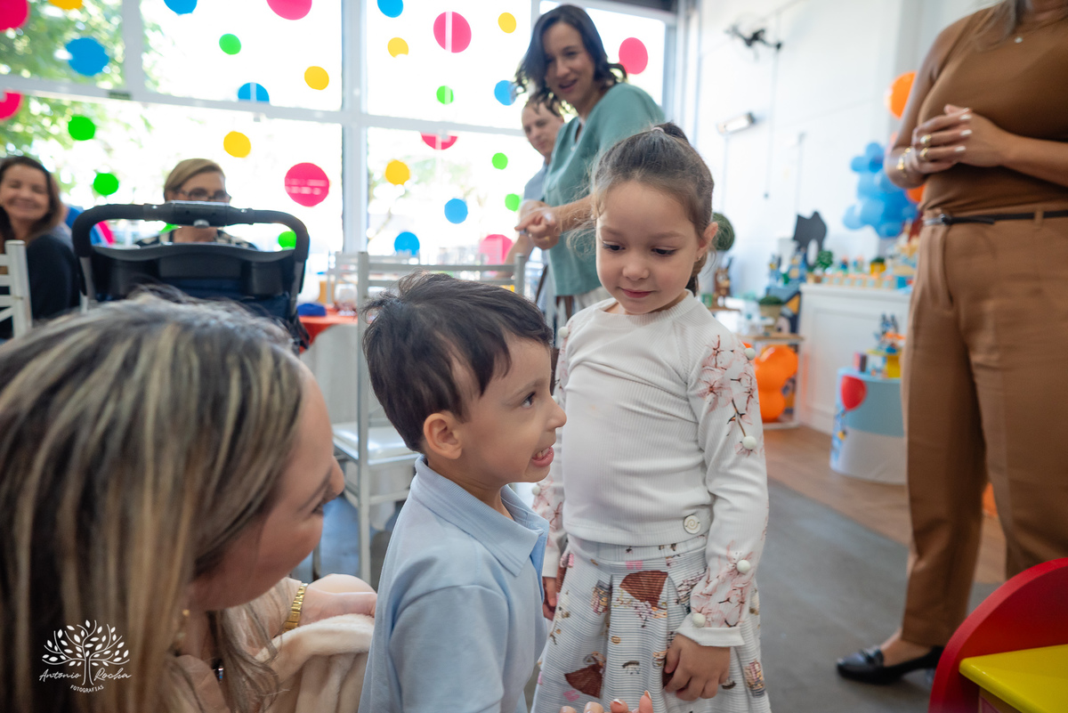 Inácio - aniversário infantil - 4 anos - festa de criança - fotografia de aniversário - fotos espontâneas - fotógrafo de eventos - fotografia infantil - Bluey - memórias afetivas - festa em família - Antonio Rocha Fotografias - Pelotas – Loly Pop