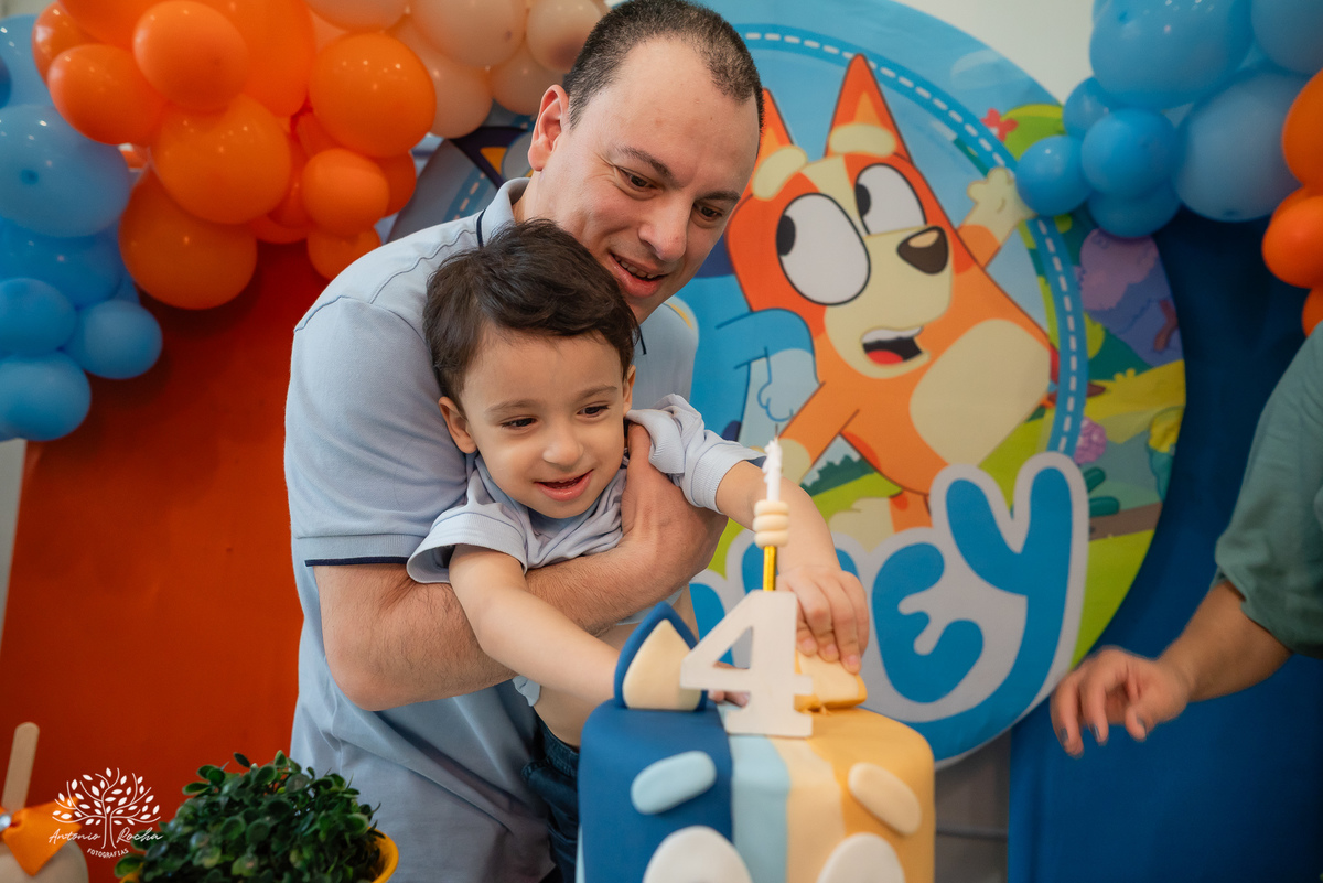 Inácio - aniversário infantil - 4 anos - festa de criança - fotografia de aniversário - fotos espontâneas - fotógrafo de eventos - fotografia infantil - Bluey - memórias afetivas - festa em família - Antonio Rocha Fotografias - Pelotas – Loly Pop