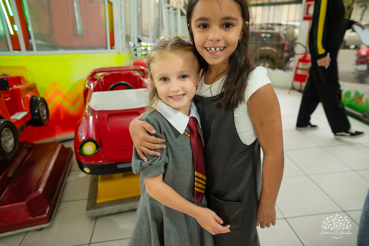 aniversário-infantil - festa-em-dose-dupla - Sofia-e-Pedro - fotógrafo-de-crianças - fotografia-de-aniversário - ensaio-infantil - tema-Harry-Potter - memórias-da-infância - fotógrafo-Antonio-Rocha - fotografia-com-amor - Hermione-Harry-Potter - Pelotas