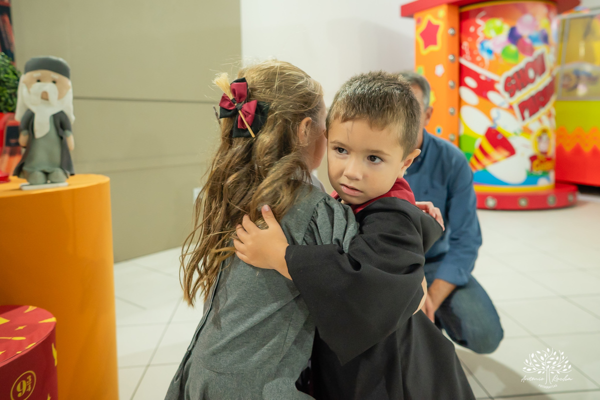 aniversário-infantil - festa-em-dose-dupla - Sofia-e-Pedro - fotógrafo-de-crianças - fotografia-de-aniversário - ensaio-infantil - tema-Harry-Potter - memórias-da-infância - fotógrafo-Antonio-Rocha - fotografia-com-amor - Hermione-Harry-Potter - Pelotas