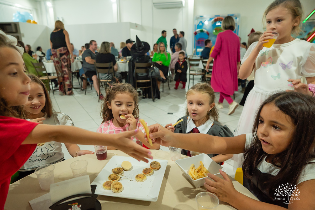 aniversário-infantil - festa-em-dose-dupla - Sofia-e-Pedro - fotógrafo-de-crianças - fotografia-de-aniversário - ensaio-infantil - tema-Harry-Potter - memórias-da-infância - fotógrafo-Antonio-Rocha - fotografia-com-amor - Hermione-Harry-Potter - Pelotas
