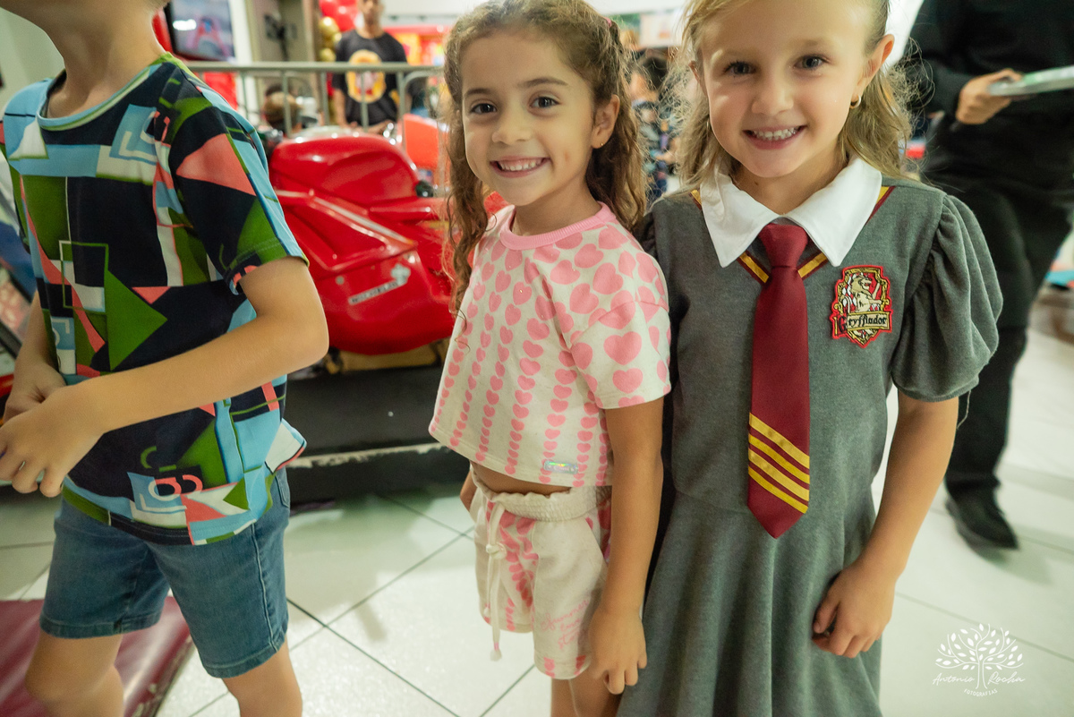 aniversário-infantil - festa-em-dose-dupla - Sofia-e-Pedro - fotógrafo-de-crianças - fotografia-de-aniversário - ensaio-infantil - tema-Harry-Potter - memórias-da-infância - fotógrafo-Antonio-Rocha - fotografia-com-amor - Hermione-Harry-Potter - Pelotas