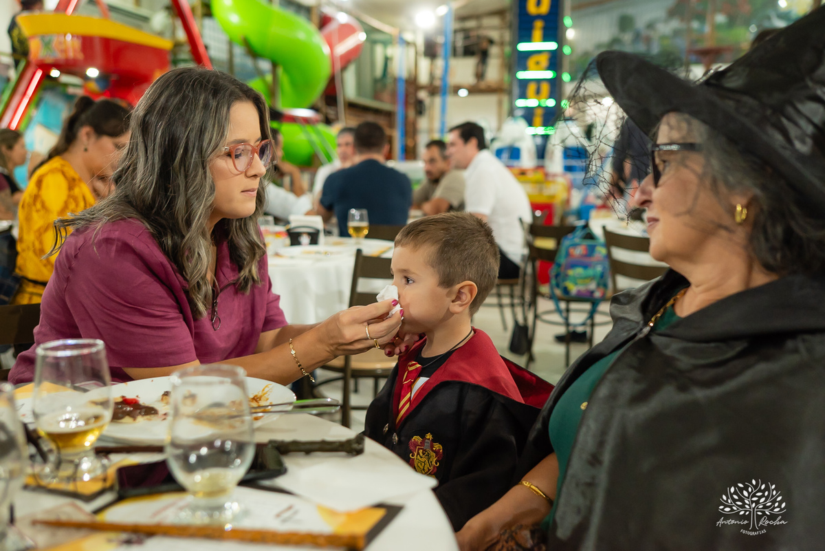 aniversário-infantil - festa-em-dose-dupla - Sofia-e-Pedro - fotógrafo-de-crianças - fotografia-de-aniversário - ensaio-infantil - tema-Harry-Potter - memórias-da-infância - fotógrafo-Antonio-Rocha - fotografia-com-amor - Hermione-Harry-Potter - Pelotas