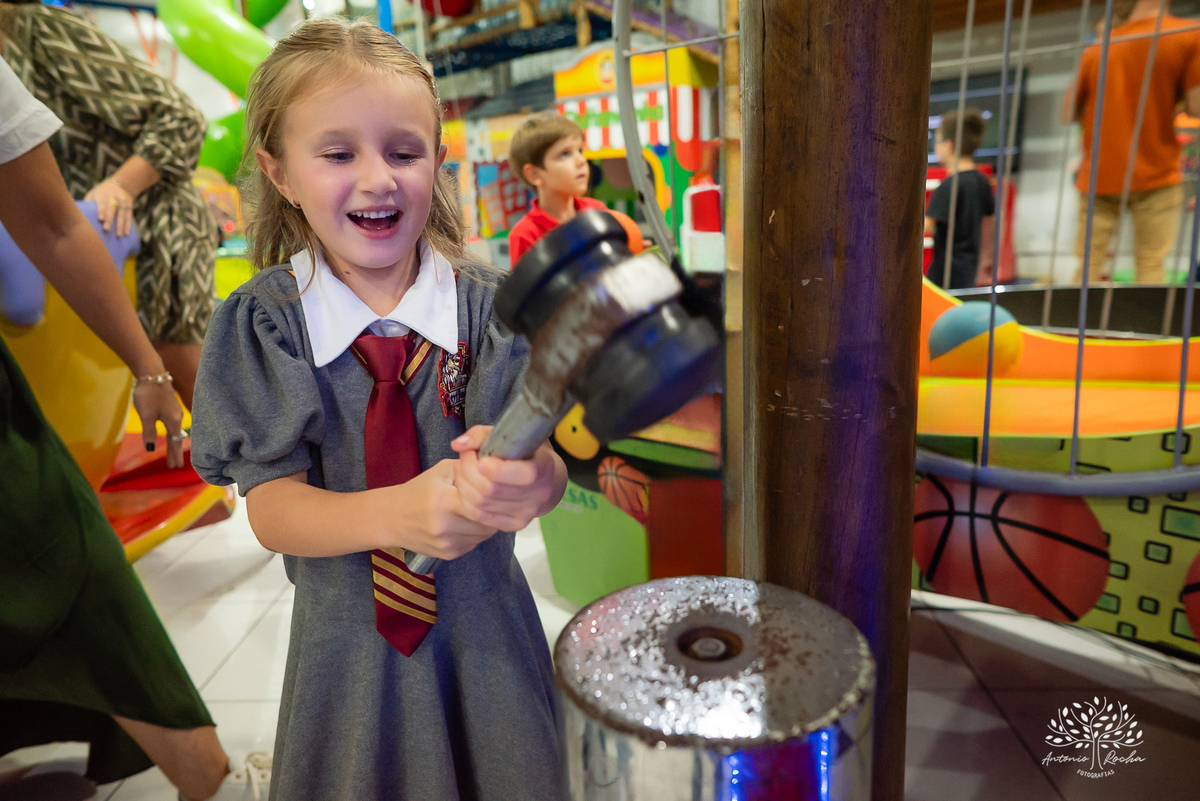 aniversário-infantil - festa-em-dose-dupla - Sofia-e-Pedro - fotógrafo-de-crianças - fotografia-de-aniversário - ensaio-infantil - tema-Harry-Potter - memórias-da-infância - fotógrafo-Antonio-Rocha - fotografia-com-amor - Hermione-Harry-Potter - Pelotas