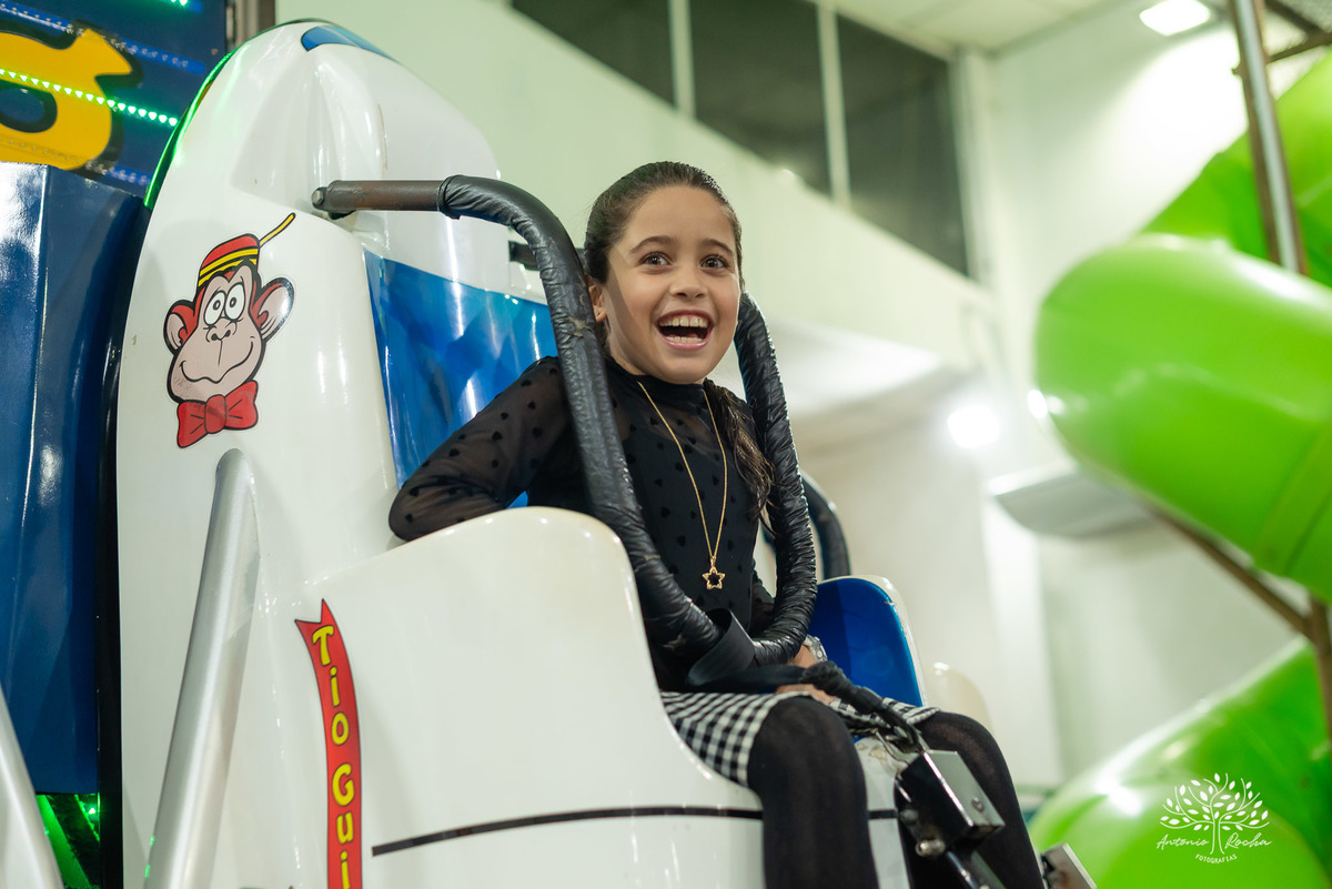 aniversário infantil - festa de 5 anos - fotografia de aniversário - fotógrafo infantil - Antonio Rocha Fotografias - festa temática Stitch - salão Tio Guigui - fotografia profissional - show da aniversariante - alegria das crianças - torre - Pelotas 
