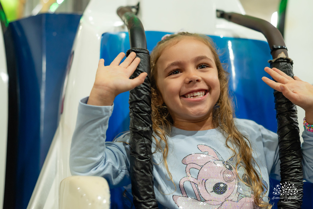 aniversário infantil - festa de 5 anos - fotografia de aniversário - fotógrafo infantil - Antonio Rocha Fotografias - festa temática Stitch - salão Tio Guigui - fotografia profissional - show da aniversariante - alegria das crianças - torre - Pelotas 