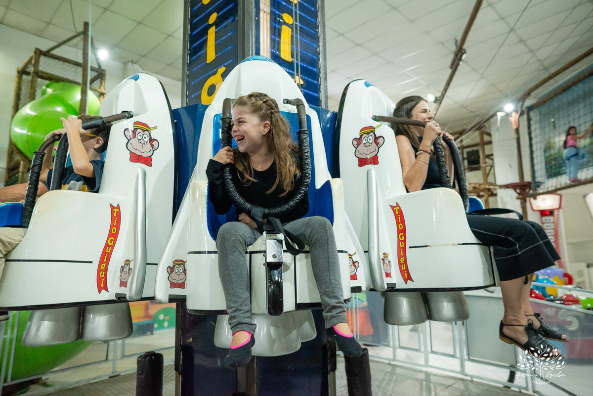 aniversário infantil - festa de 5 anos - fotografia de aniversário - fotógrafo infantil - Antonio Rocha Fotografias - festa temática Stitch - salão Tio Guigui - fotografia profissional - show da aniversariante - alegria das crianças - torre - Pelotas 